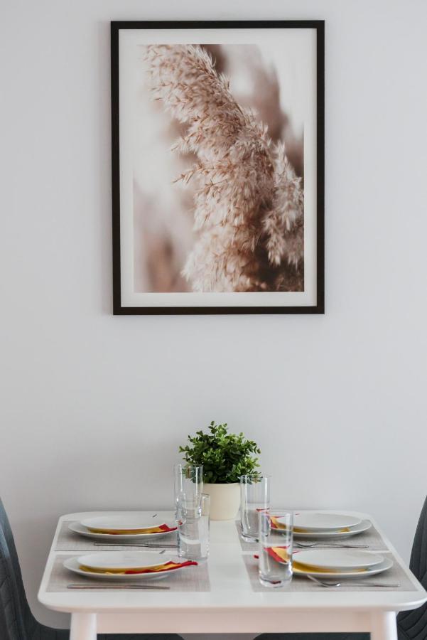 Apartment Lwowska By The Malta By Renters *