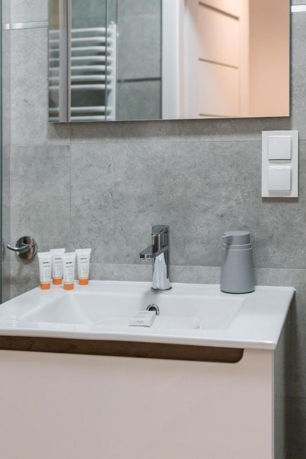 Apartment Lwowska By The Malta By Renters