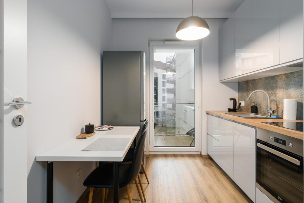 Lwowska By The Malta By Renters Apartment