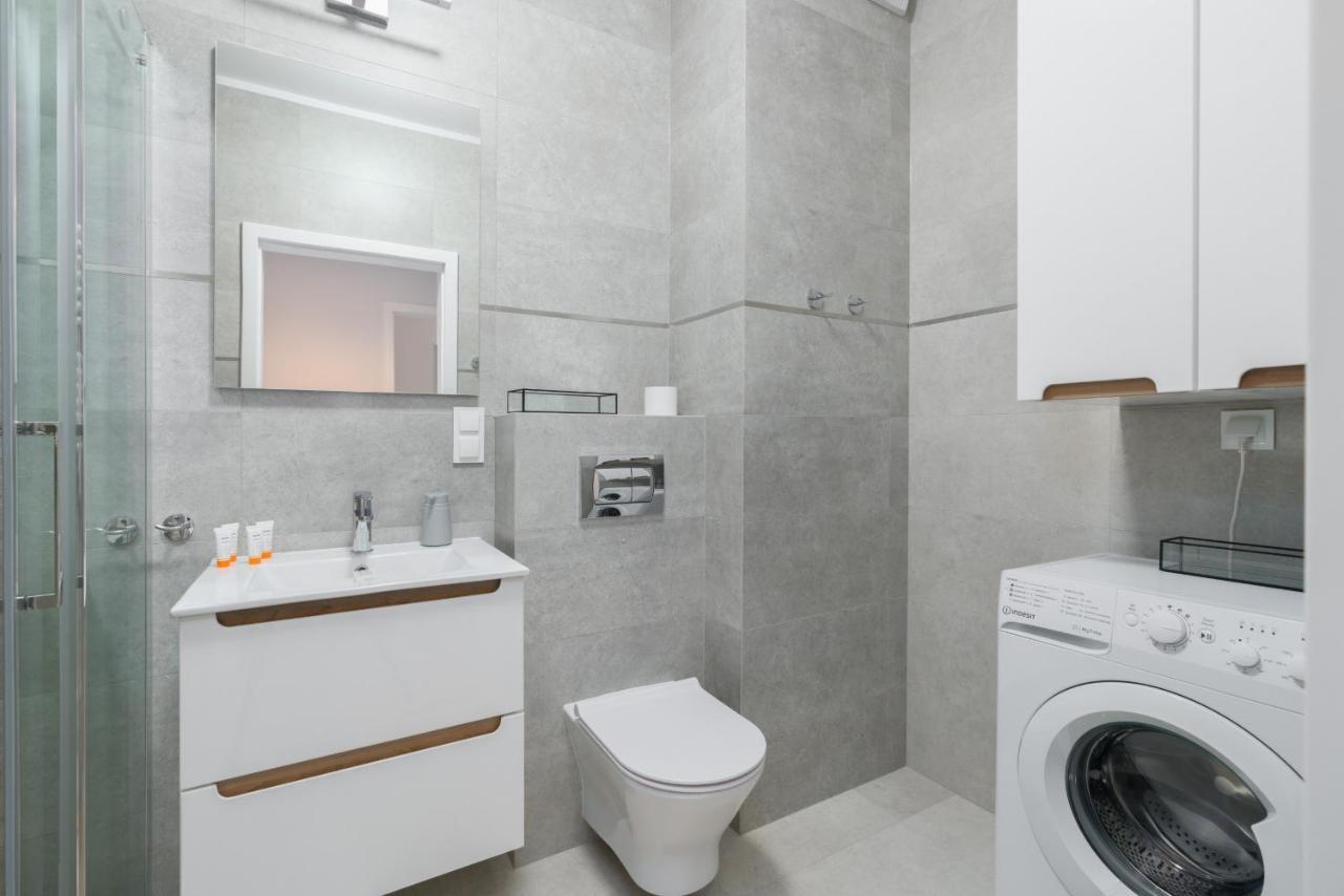 Lwowska By The Malta By Renters Apartment *