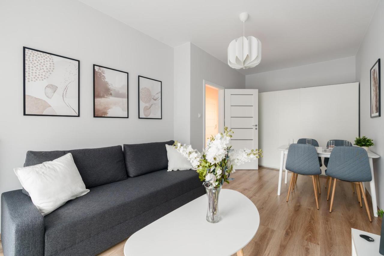Apartment Lwowska By The Malta By Renters